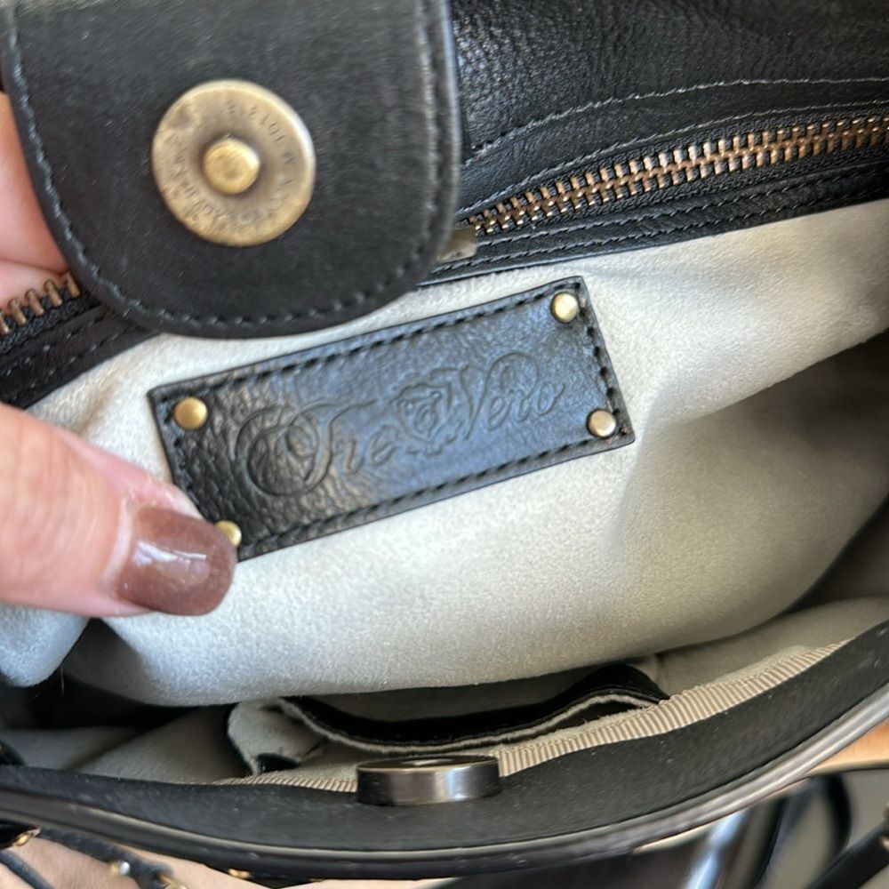 Tre Vero Black and Tan Women's Bag - Picture 13 of 13